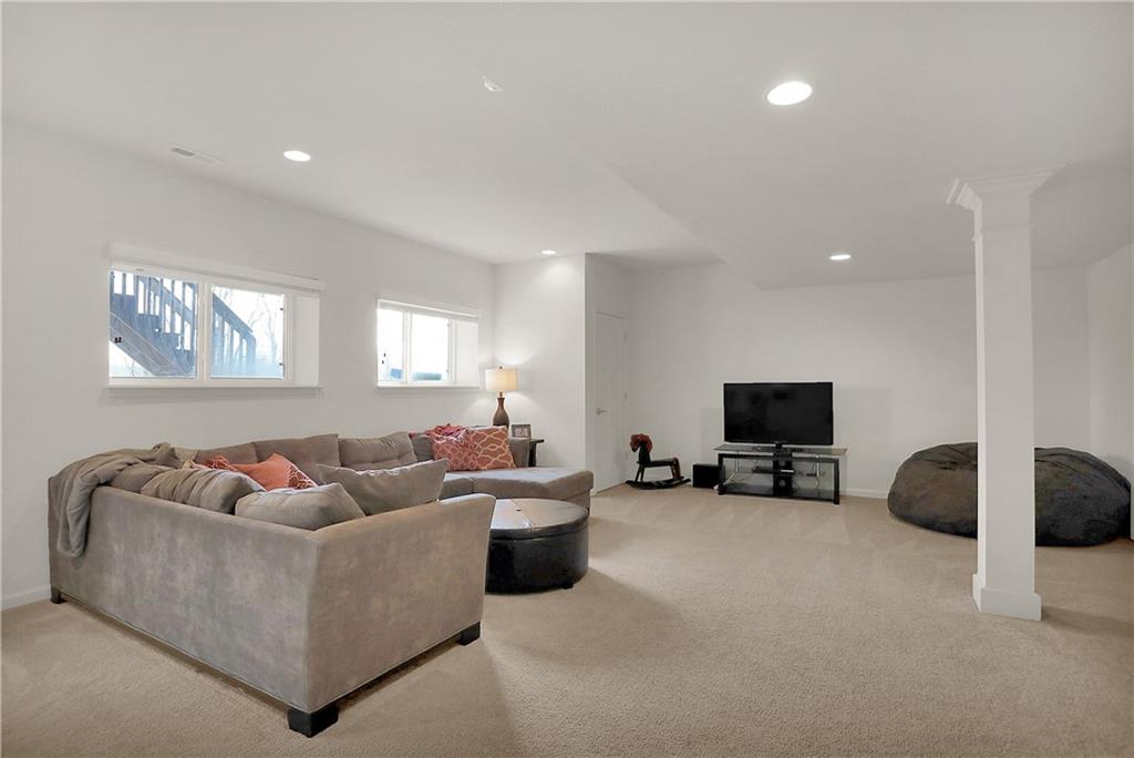 3901 Evergreen Way