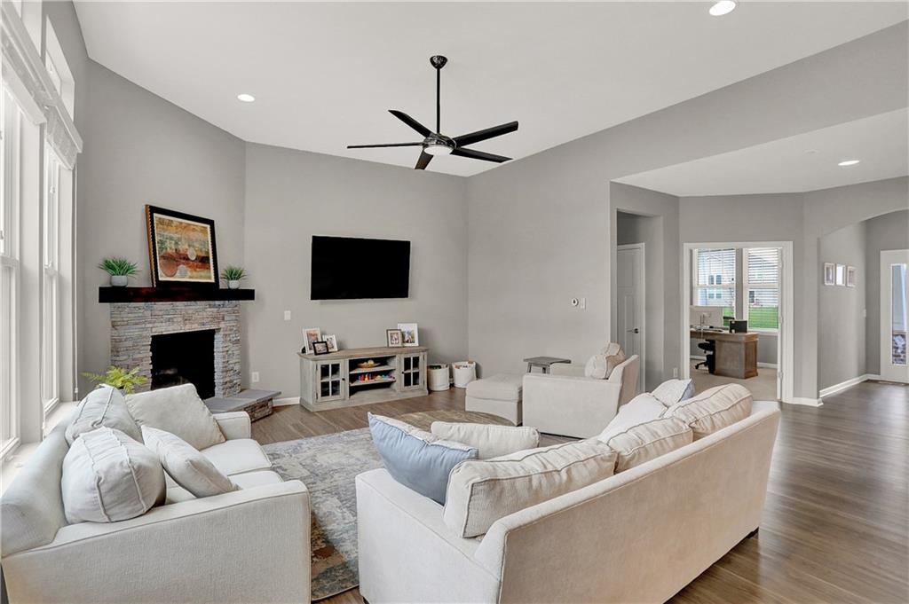 3901 Evergreen Way