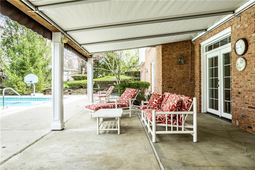 210 W 77th Street
