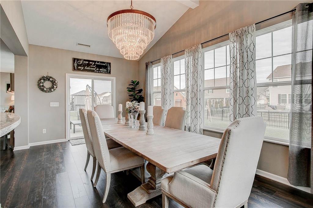 5556 W Compass Point