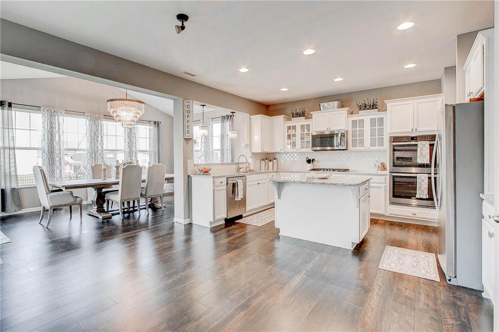 5556 W Compass Point