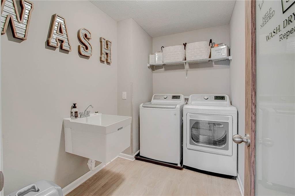 5556 W Compass Point