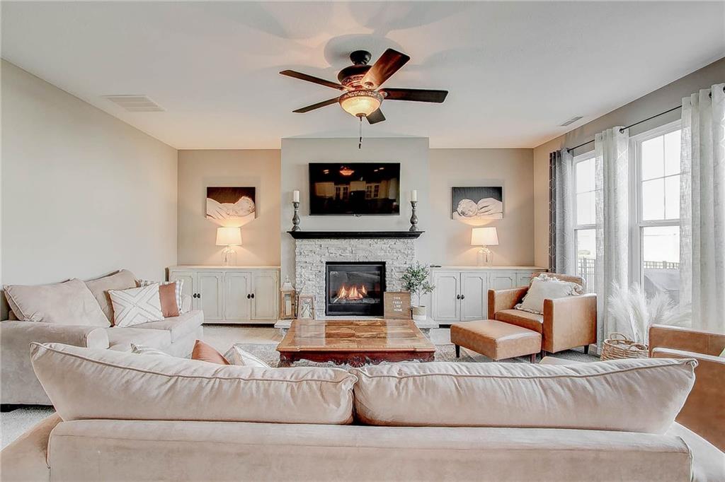 5556 W Compass Point