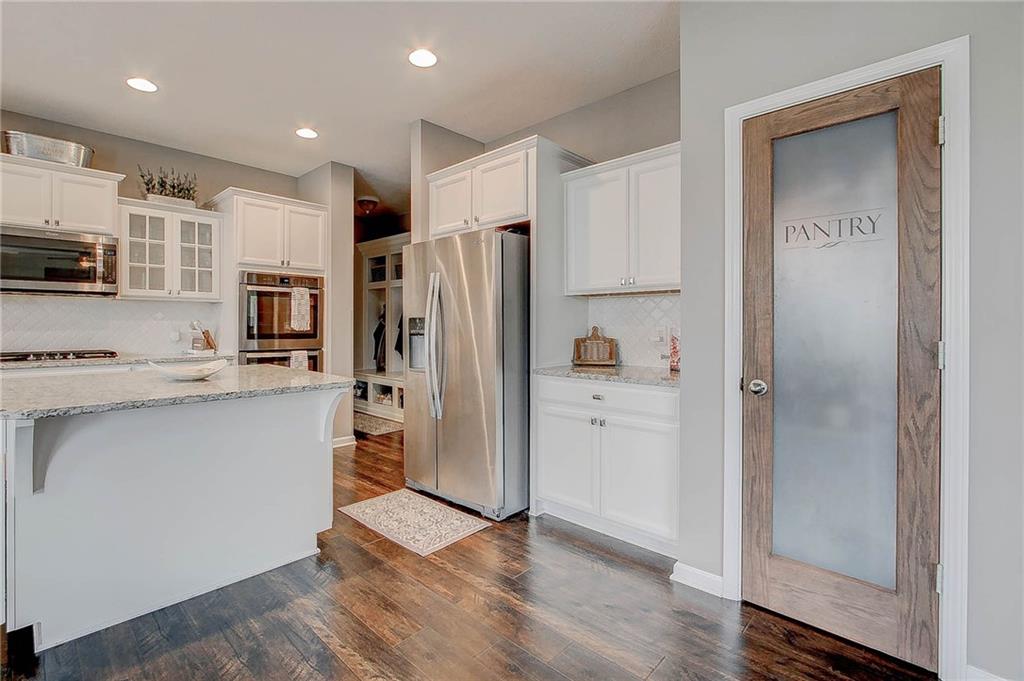 5556 W Compass Point