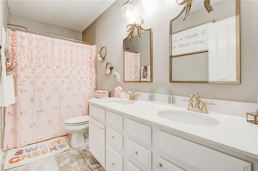 5556 W Compass Point