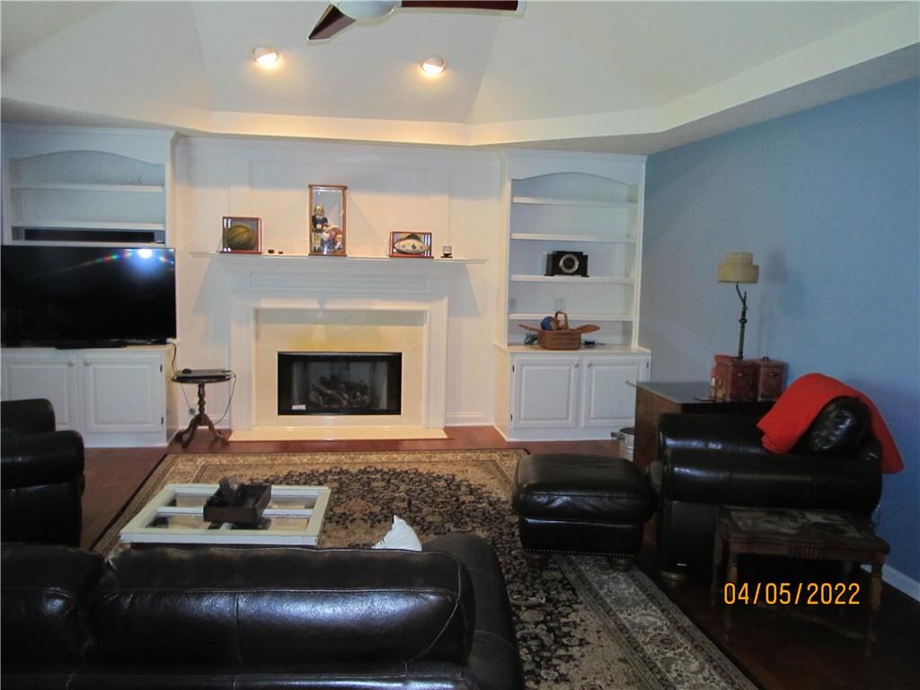 14094 OLD MILL Circle