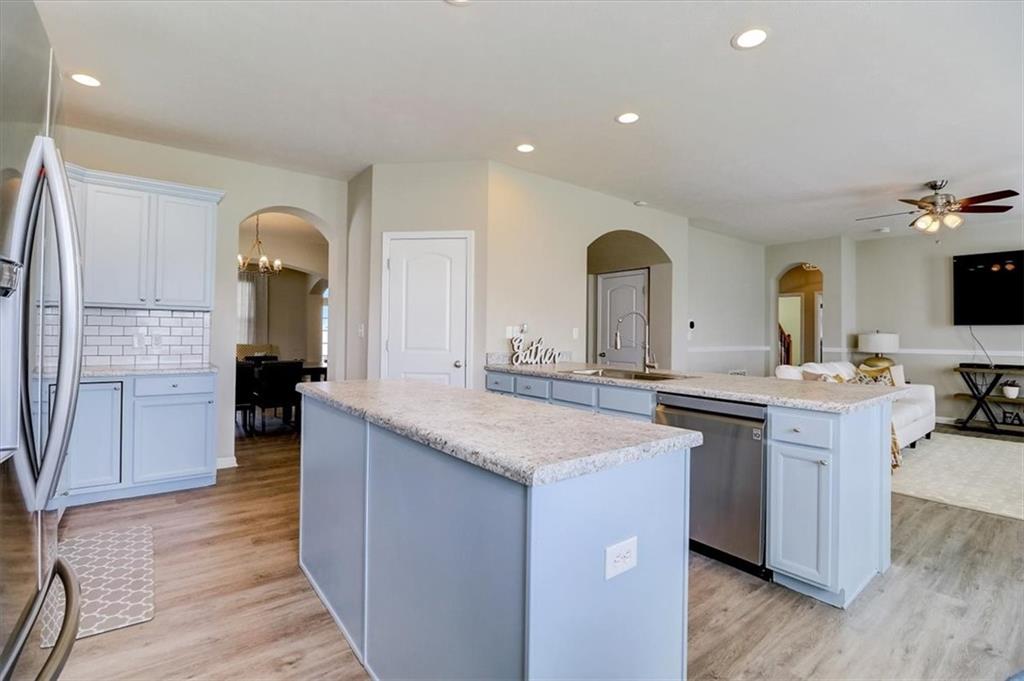 3490 PAISLEY POINTE