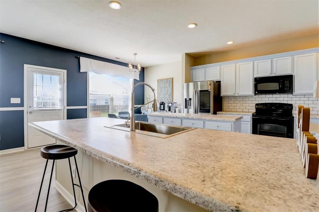 3490 PAISLEY POINTE