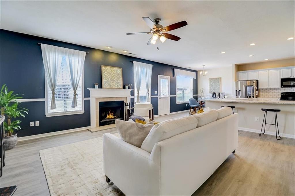 3490 PAISLEY POINTE