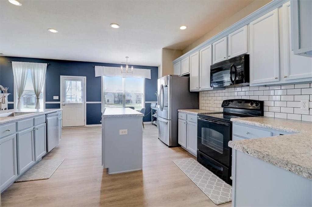 3490 PAISLEY POINTE