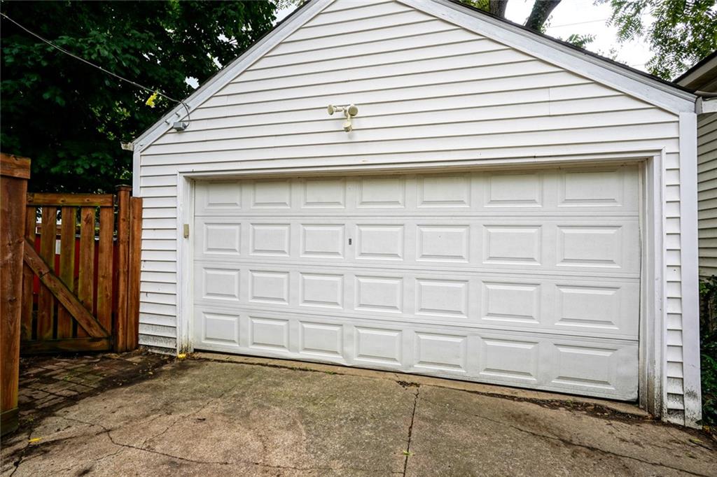 2533 KESSLER BLVD E Drive