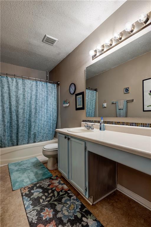 2352 Collins Way