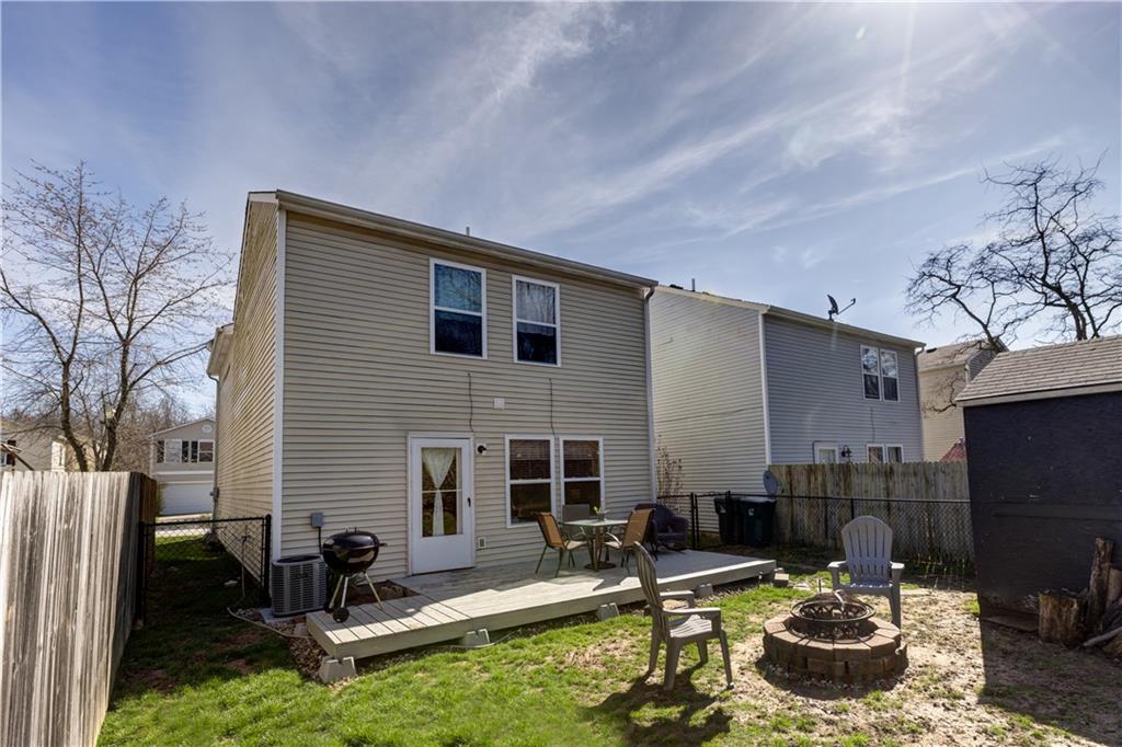 2352 Collins Way