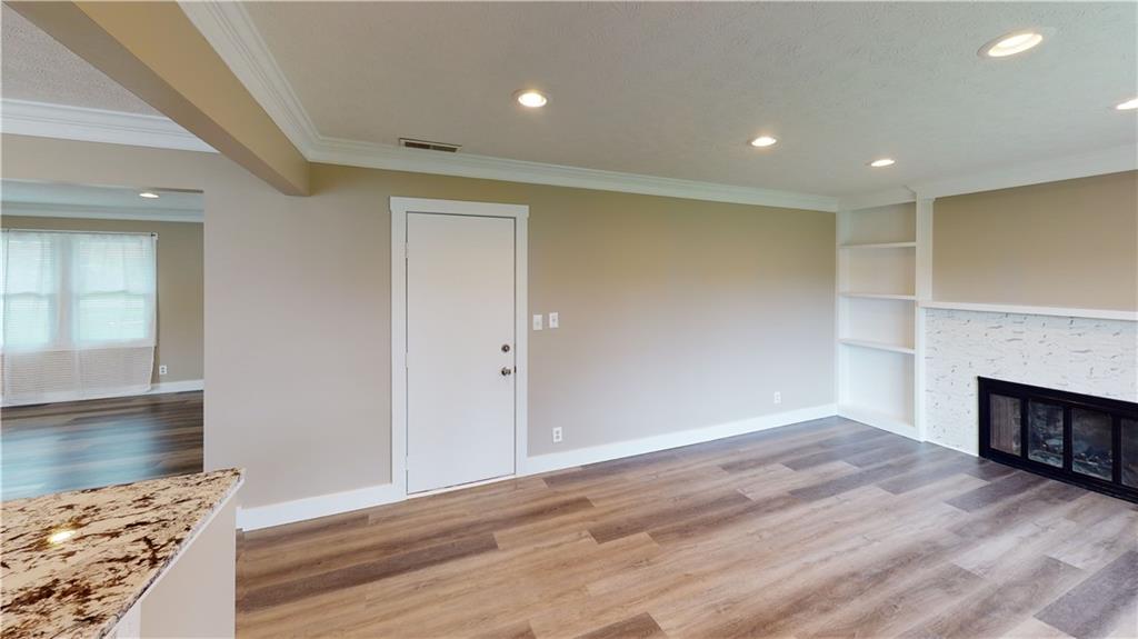 4922 COMANCHE Lane