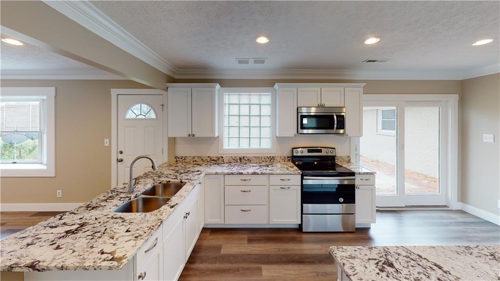 4922 COMANCHE Lane
