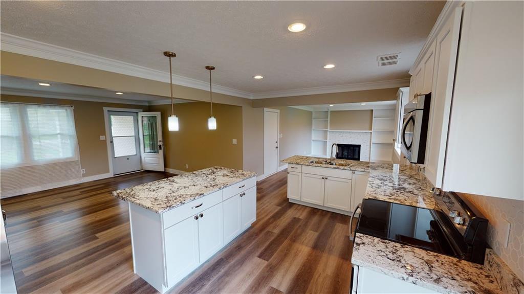 4922 COMANCHE Lane