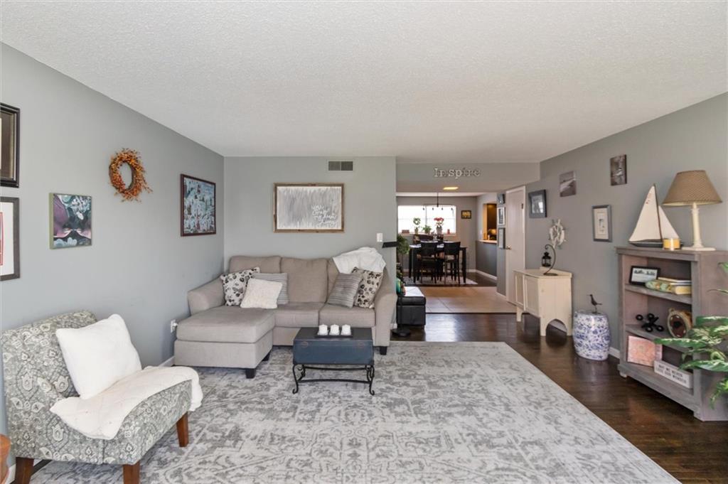 3042 LAKE SHORE DRIVE UNIT C Drive