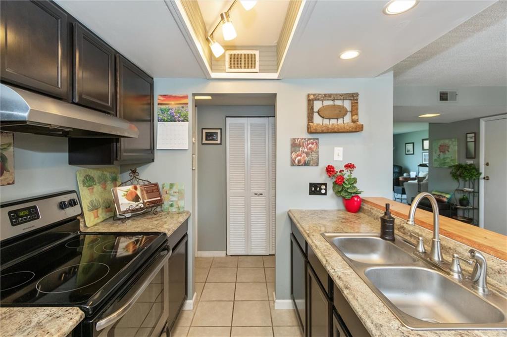 3042 LAKE SHORE DRIVE UNIT C Drive