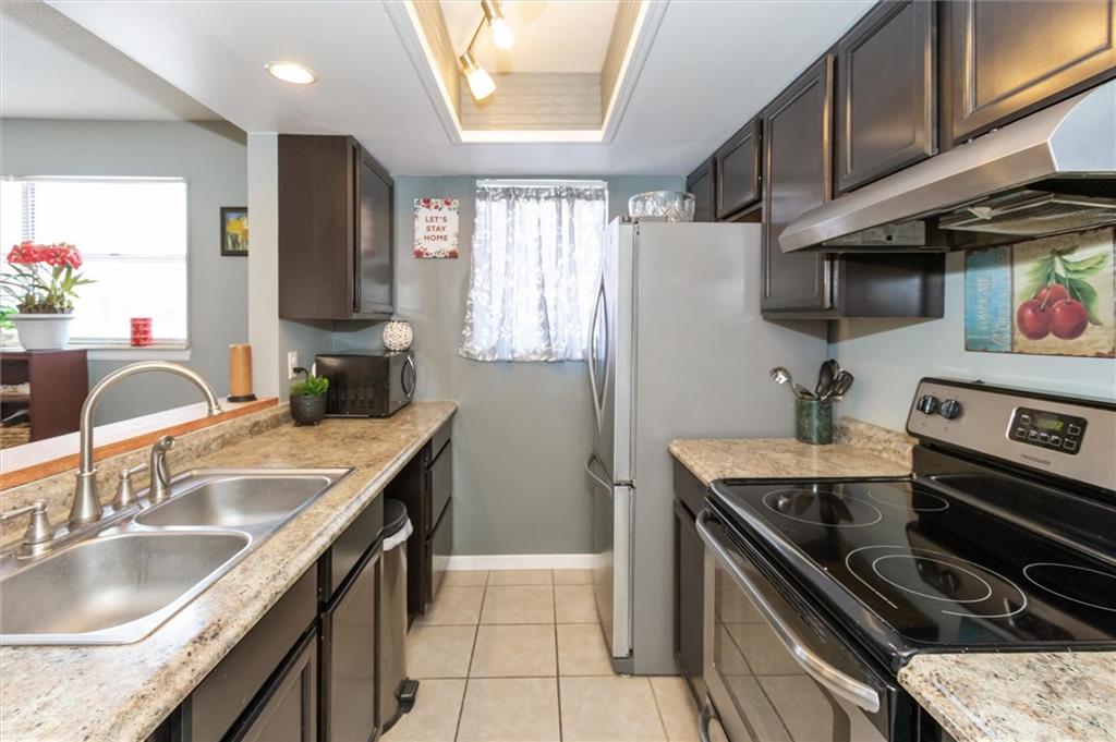 3042 LAKE SHORE DRIVE UNIT C Drive