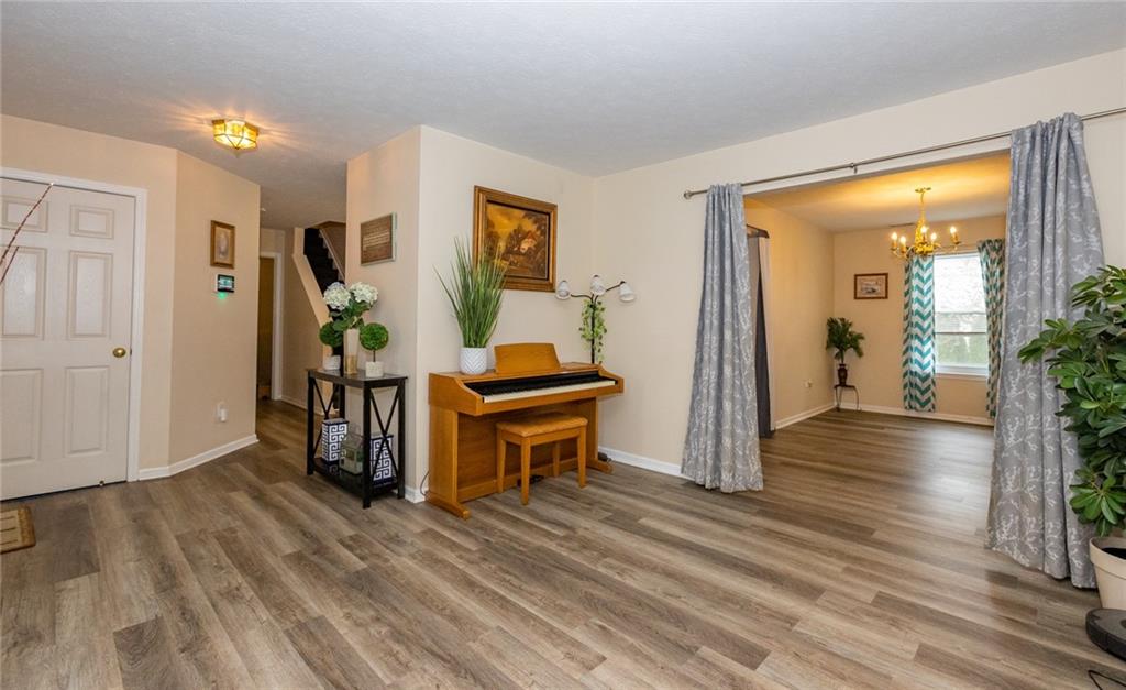8520 AVIVA Lane