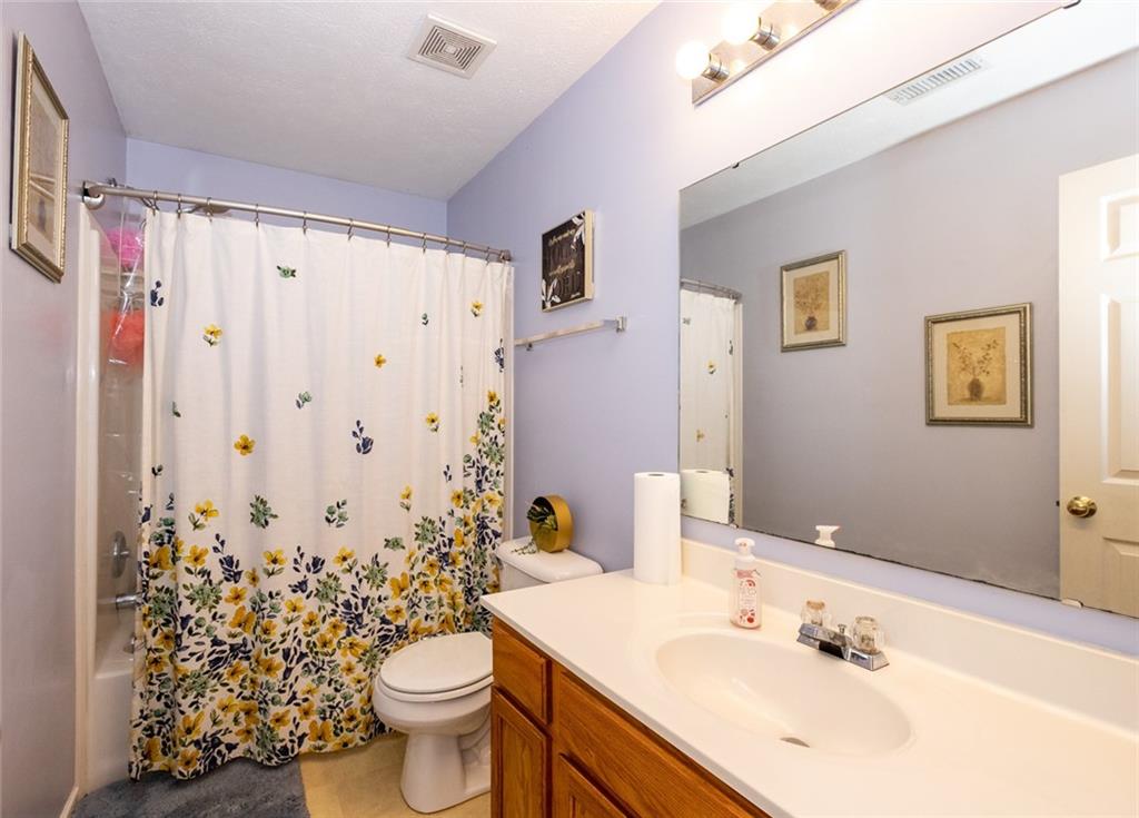 8520 AVIVA Lane
