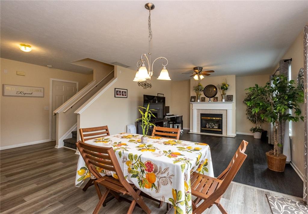 8520 AVIVA Lane