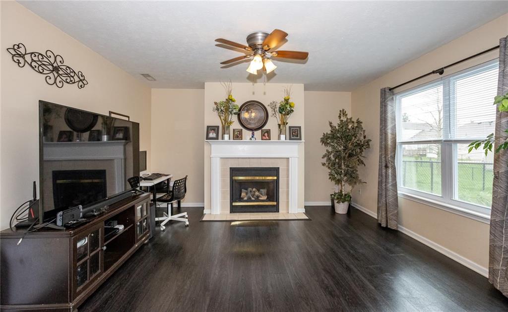 8520 AVIVA Lane