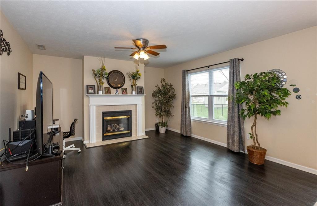 8520 AVIVA Lane
