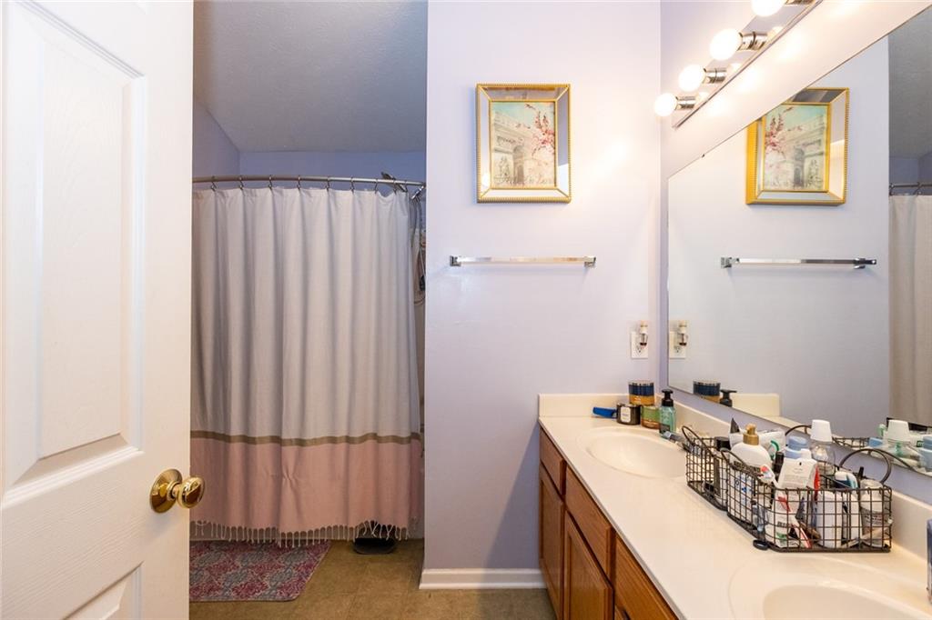 8520 AVIVA Lane