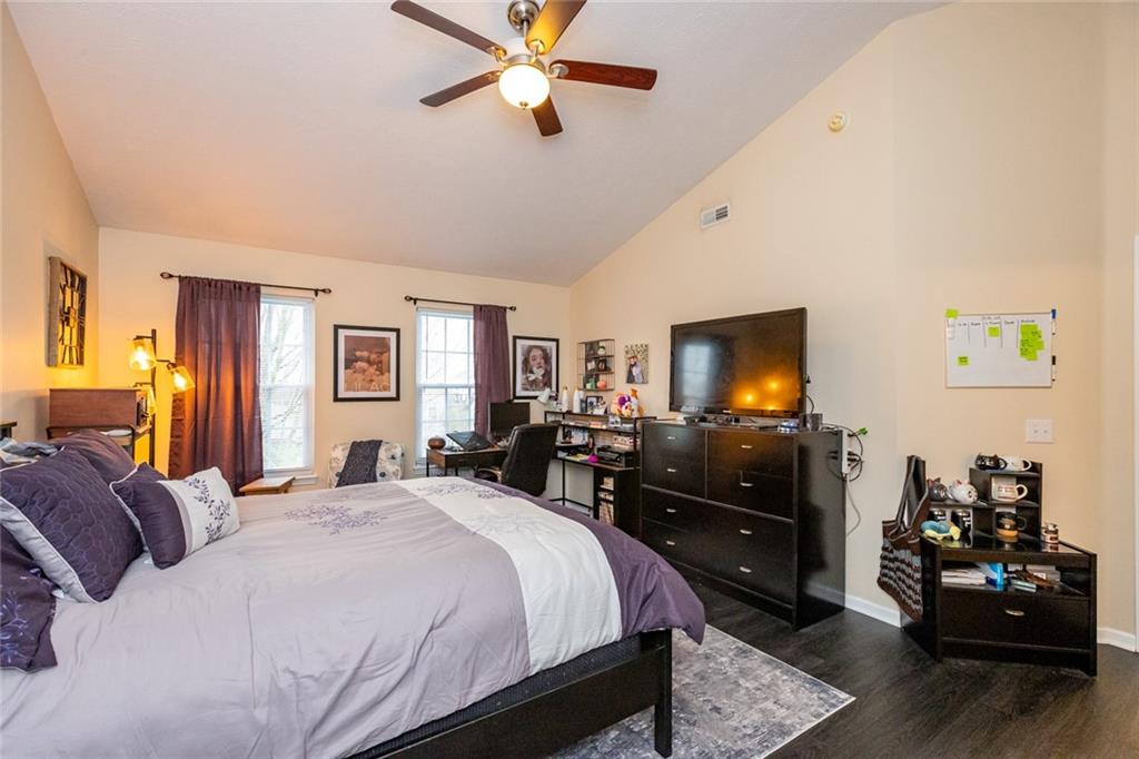 8520 AVIVA Lane