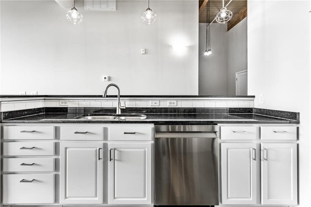 630 N College Avenue Unit: 407