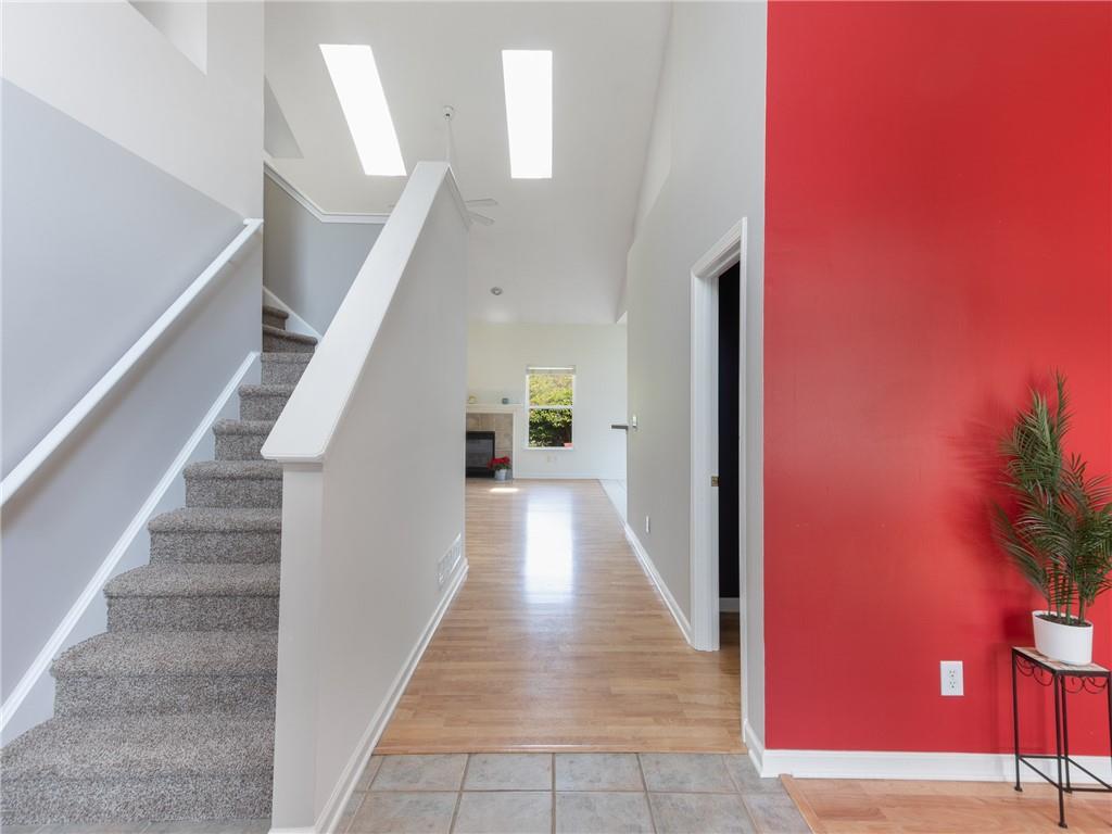 5900 Hollow Oak Trail