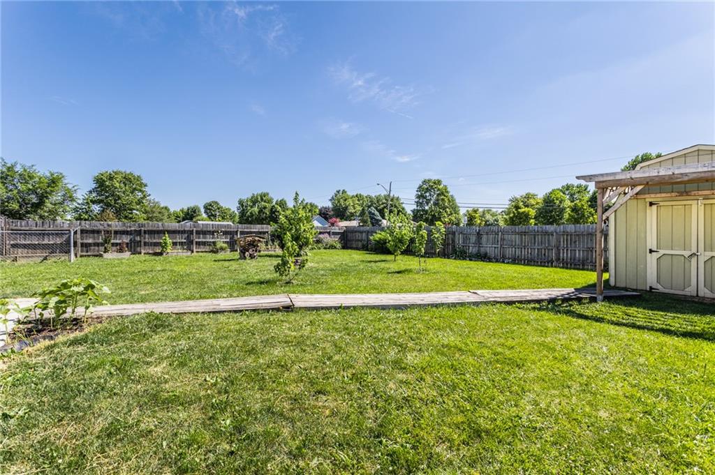951 PEONY Lane
