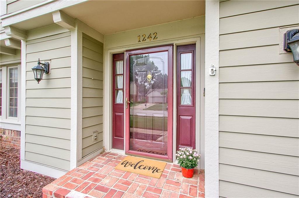 1242 Driftwood Drive