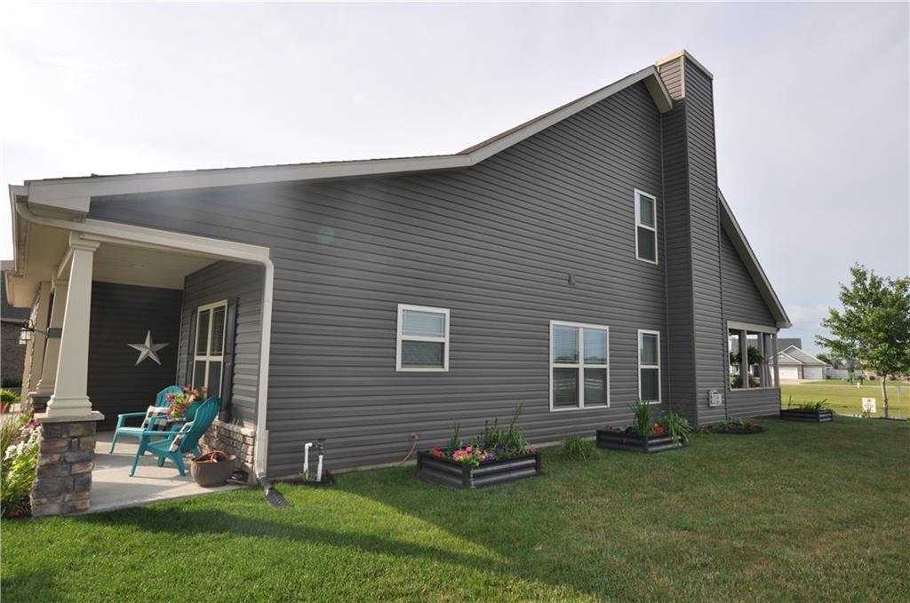 2906 Detford Court