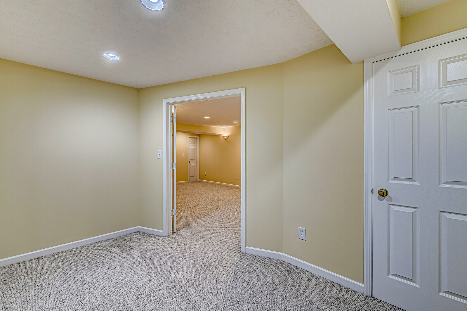 4045 Rowlett Place