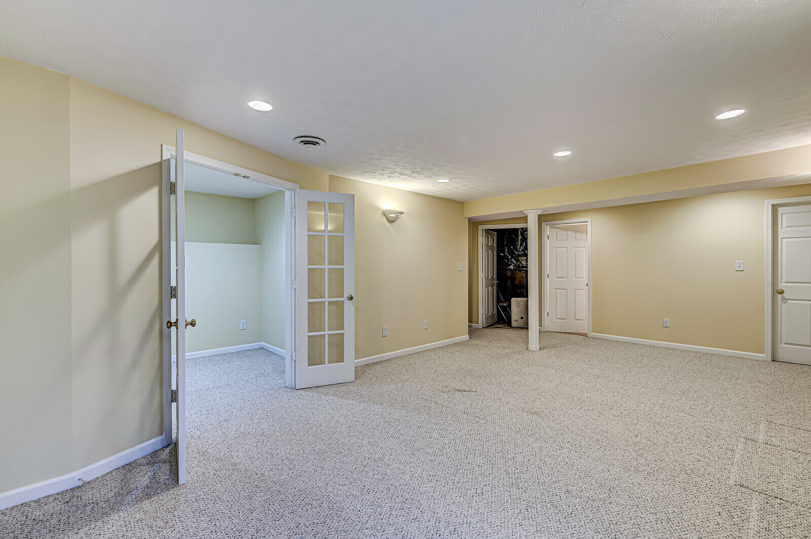 4045 Rowlett Place