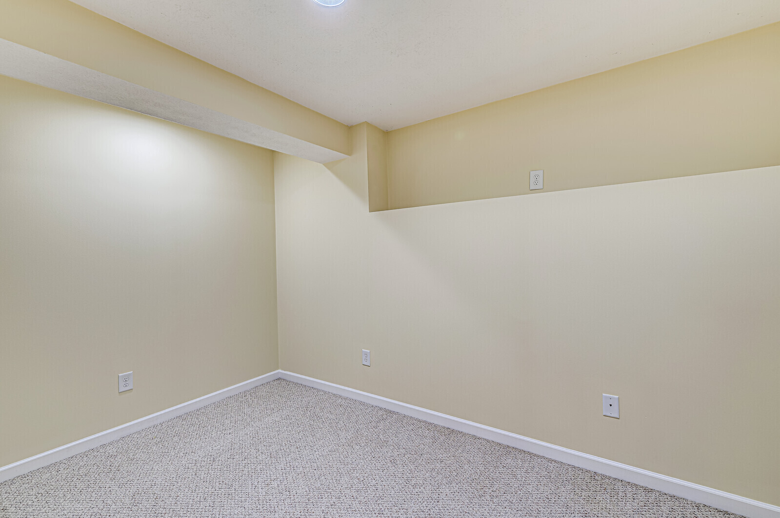 4045 Rowlett Place