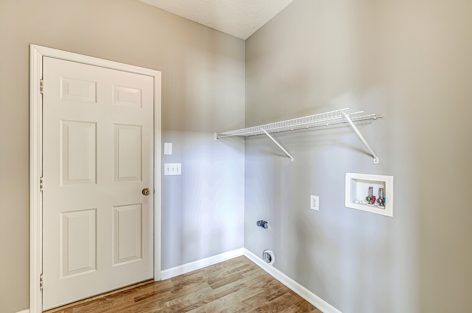 4045 Rowlett Place