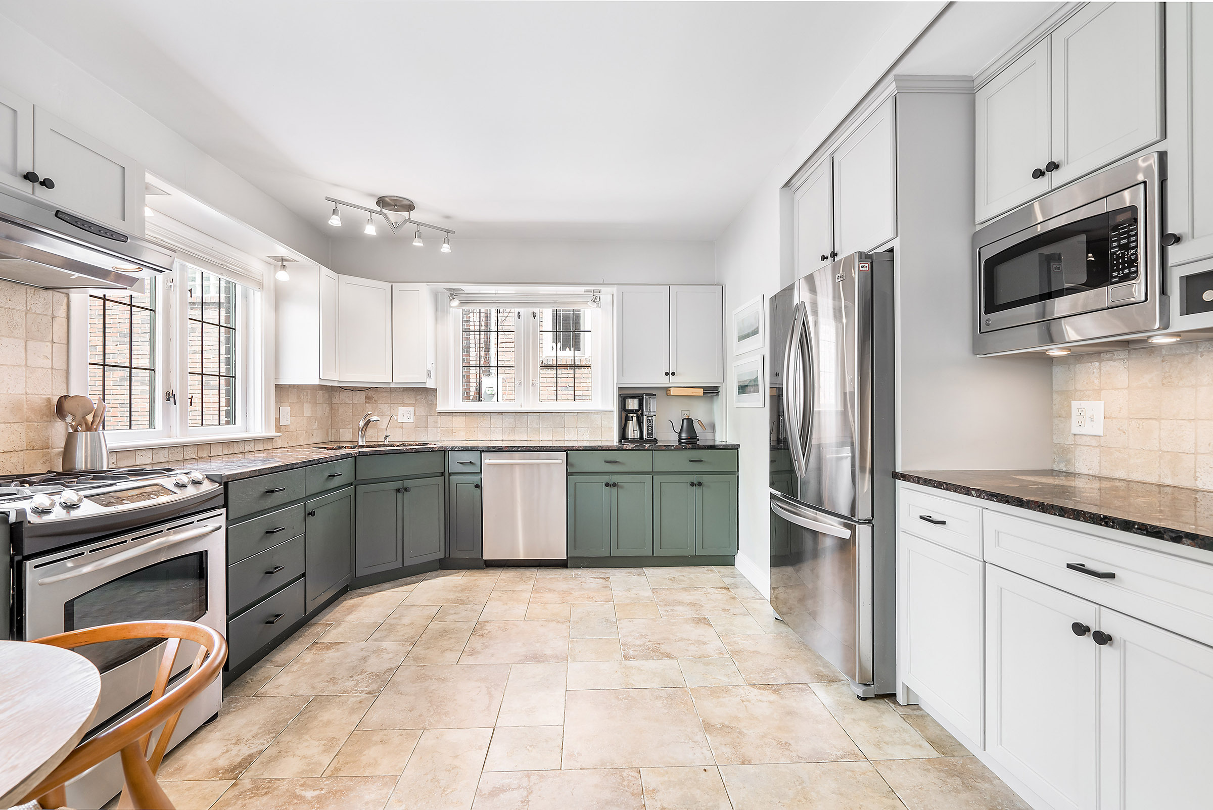 28 E 55th Street