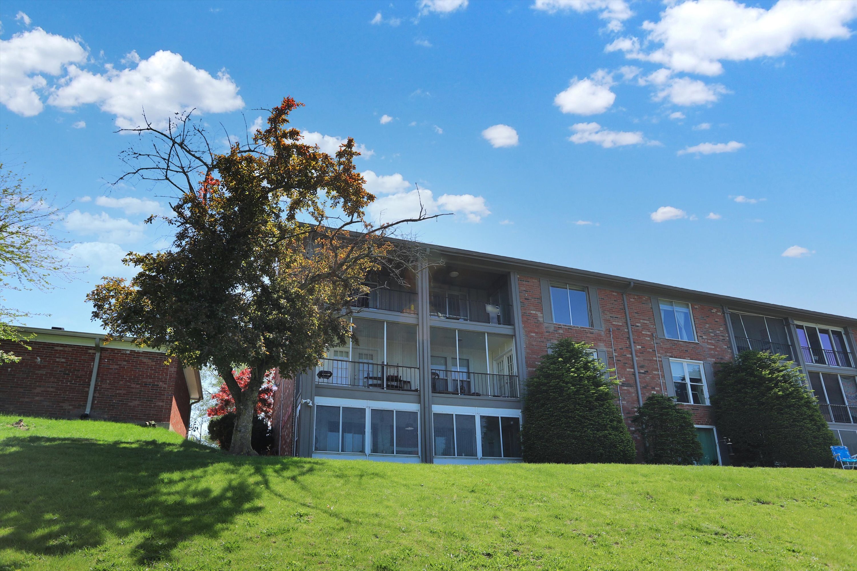 3016 Lake Shore Drive Unit: UNIT F