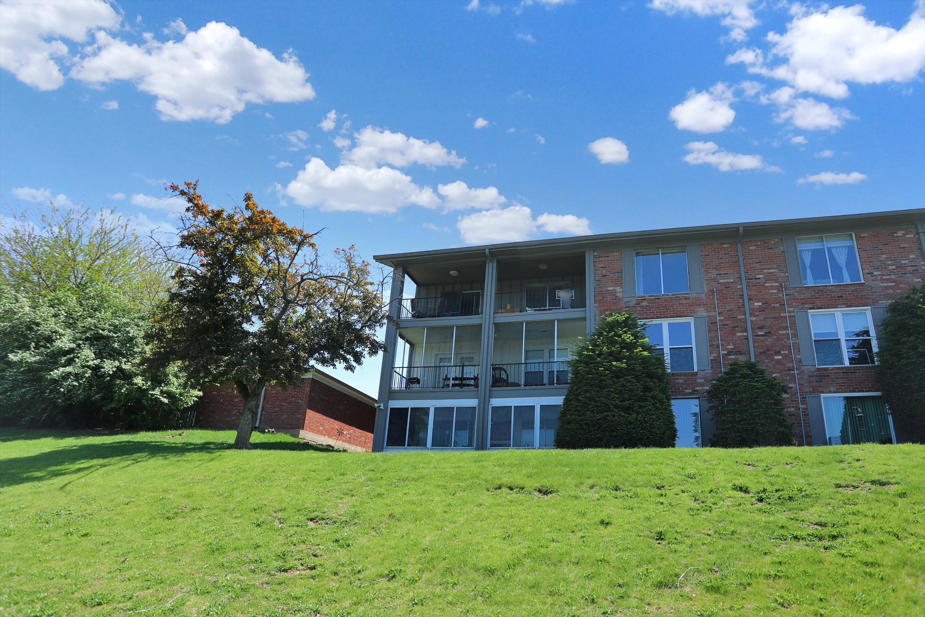 3016 Lake Shore Drive Unit: UNIT F