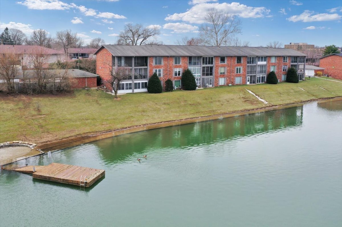 3016 Lake Shore Drive Unit: UNIT F