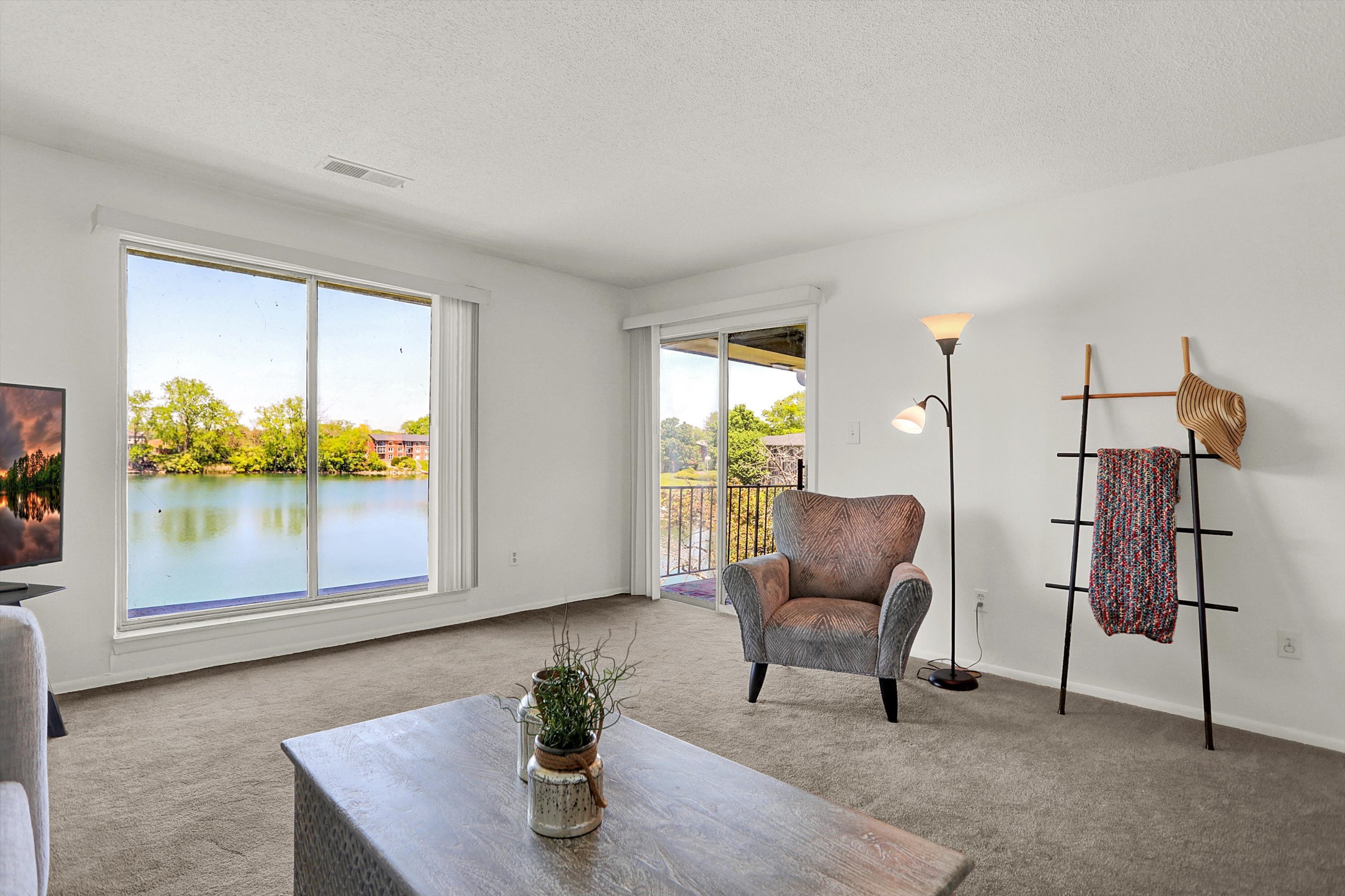 3016 Lake Shore Drive Unit: UNIT F