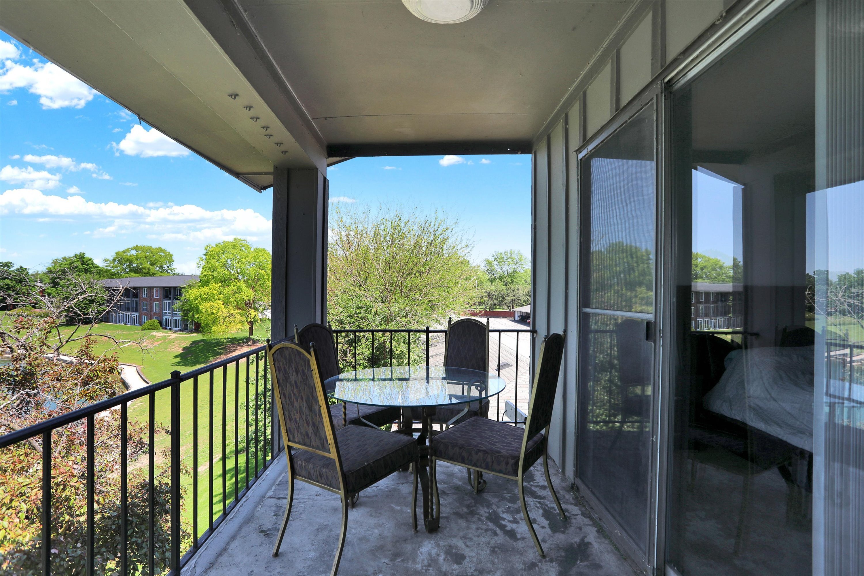 3016 Lake Shore Drive Unit: UNIT F