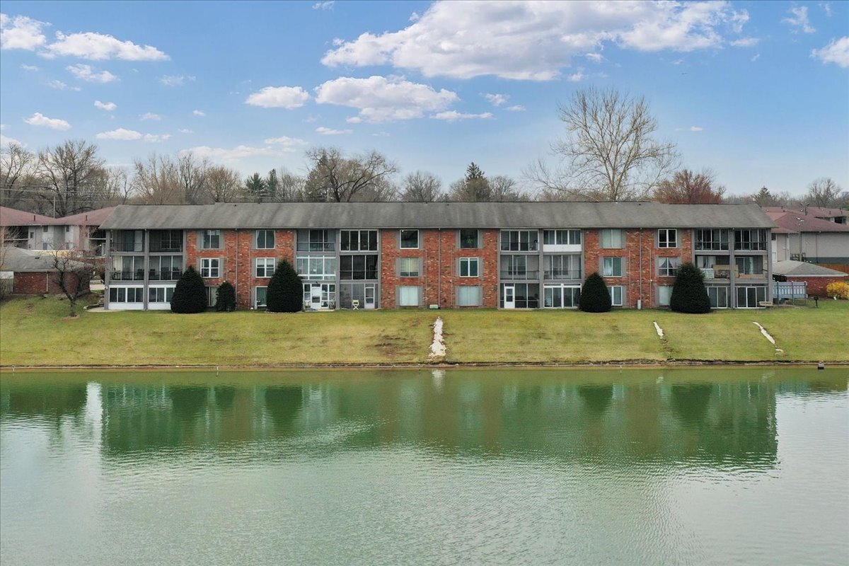 3016 Lake Shore Drive Unit: UNIT F