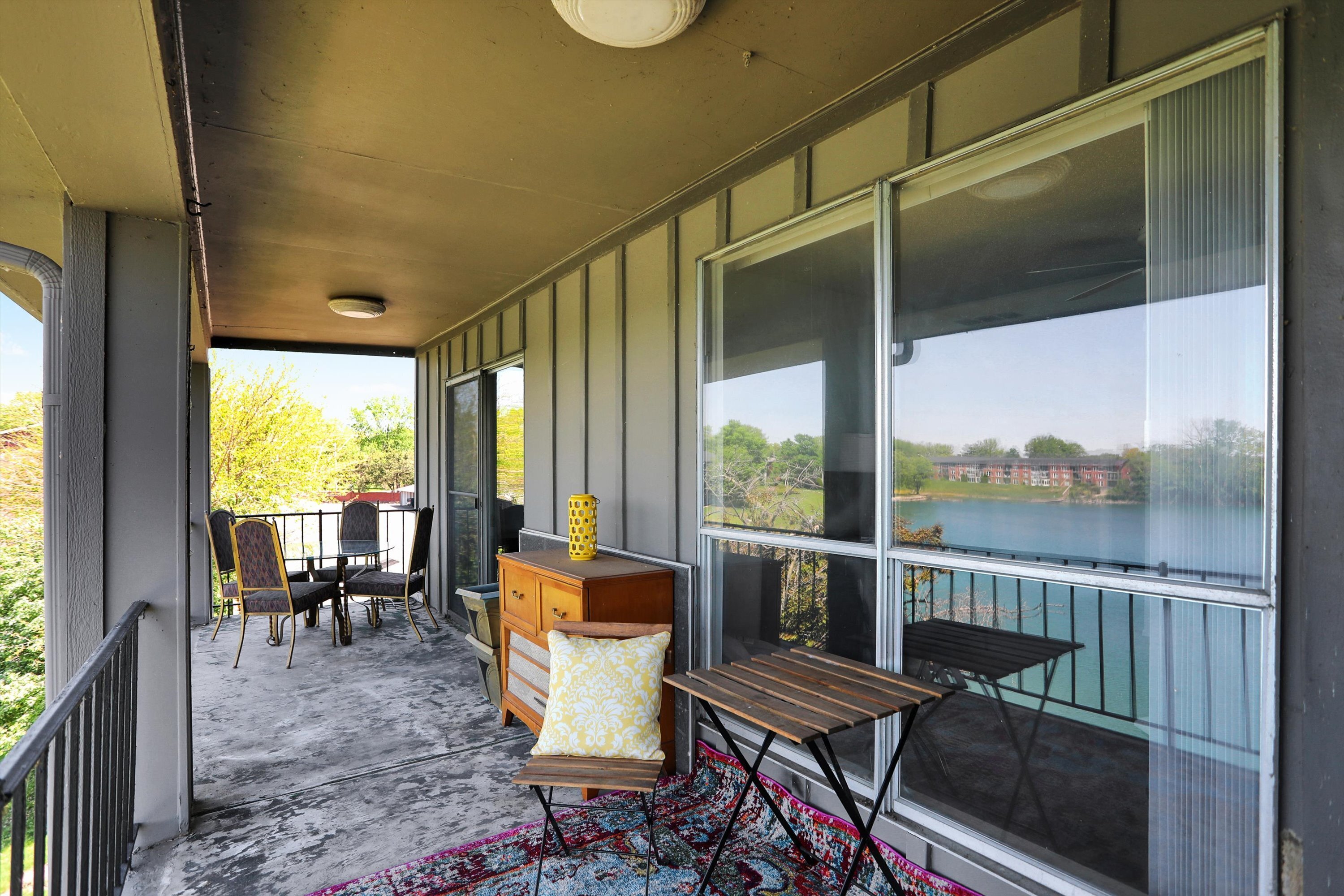 3016 Lake Shore Drive Unit: UNIT F