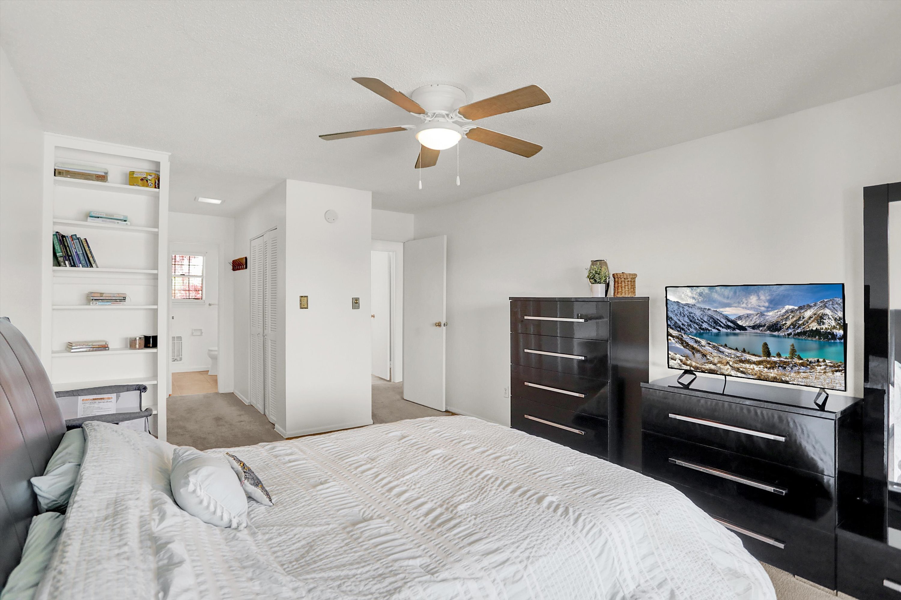 3016 Lake Shore Drive Unit: UNIT F