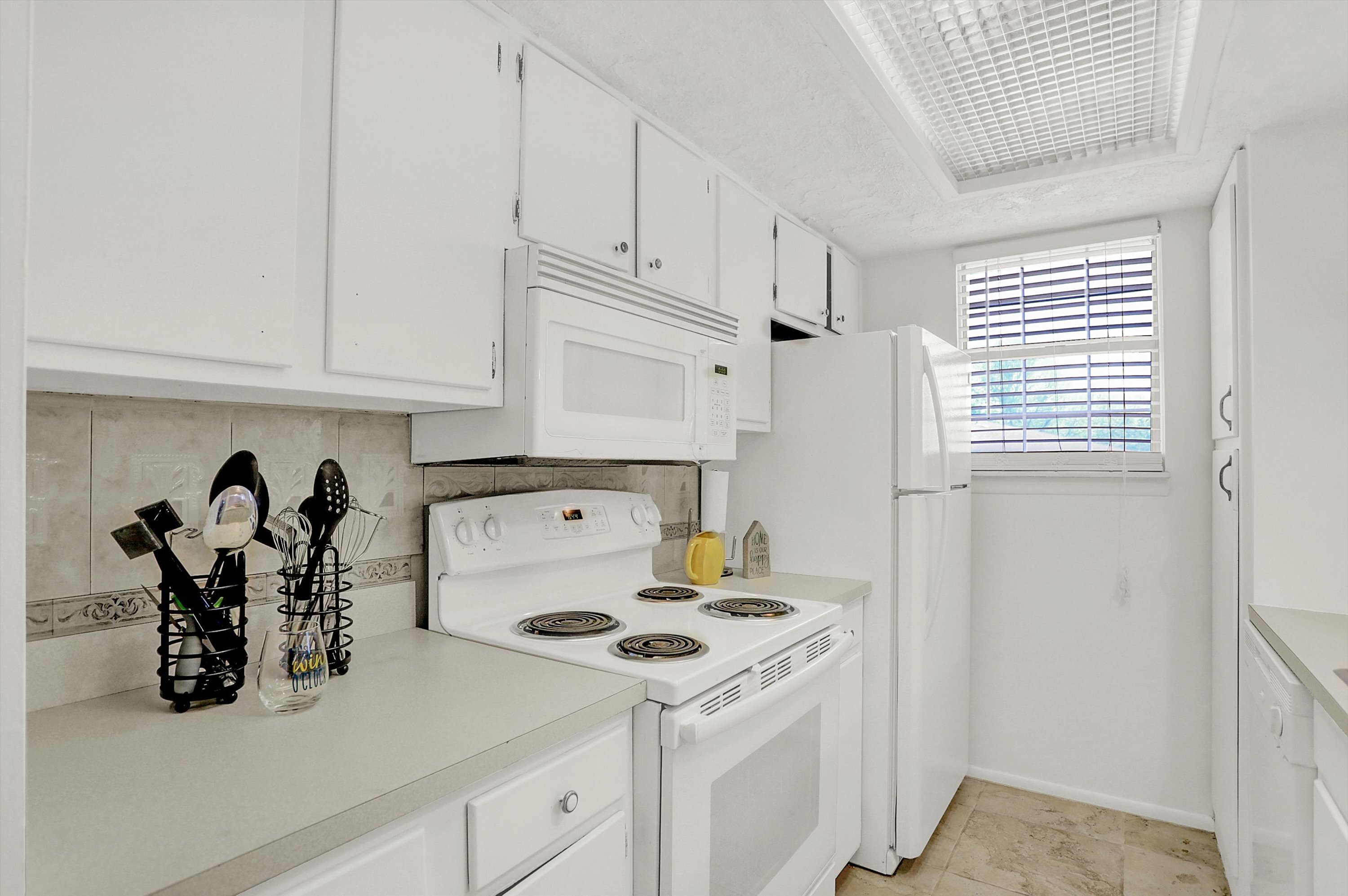 3016 Lake Shore Drive Unit: UNIT F