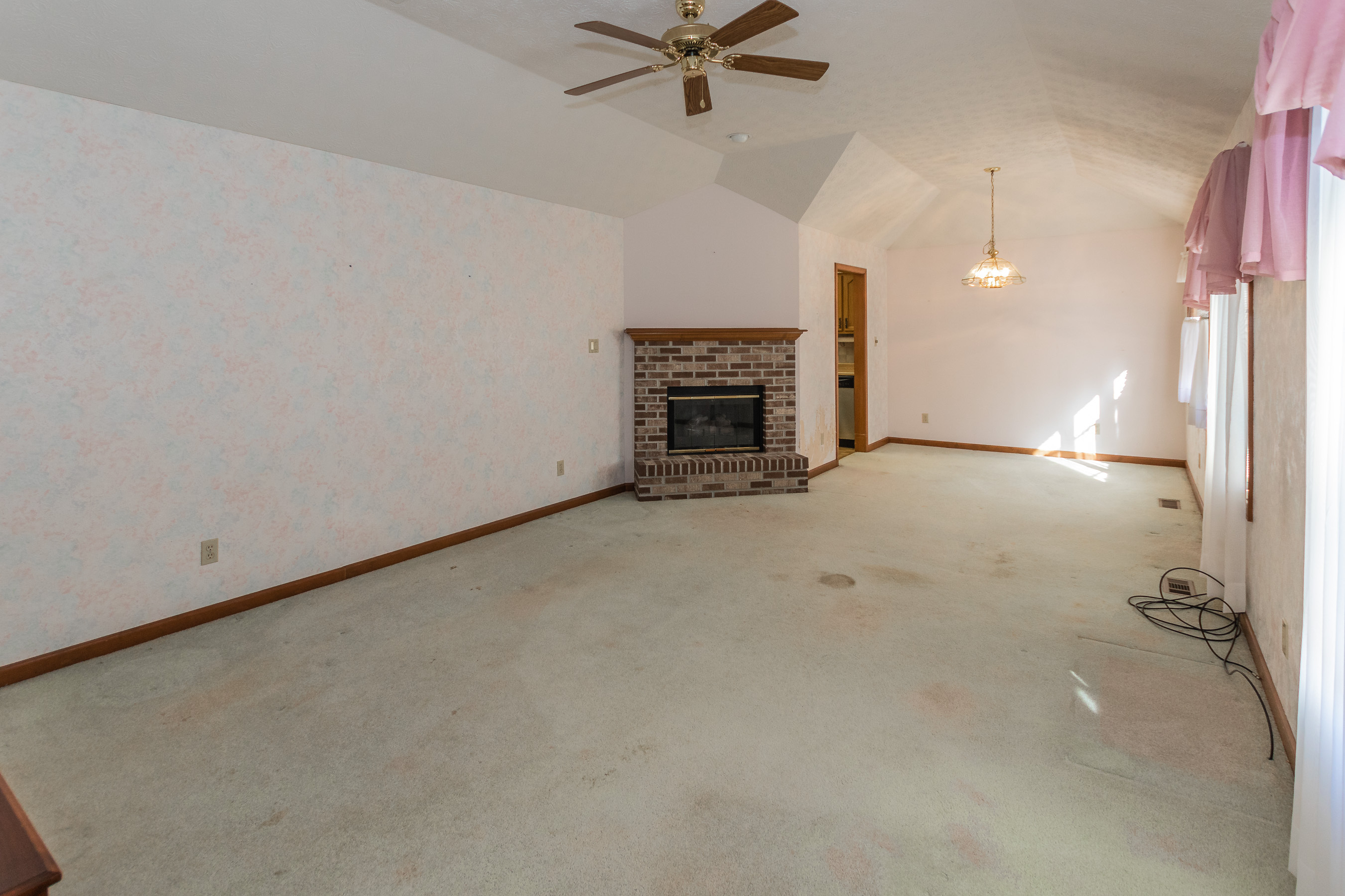 120 Dover Boulevard S